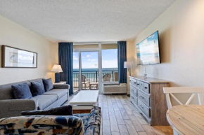 Boardwalk Resort Beachfront Condo by Hosteeva